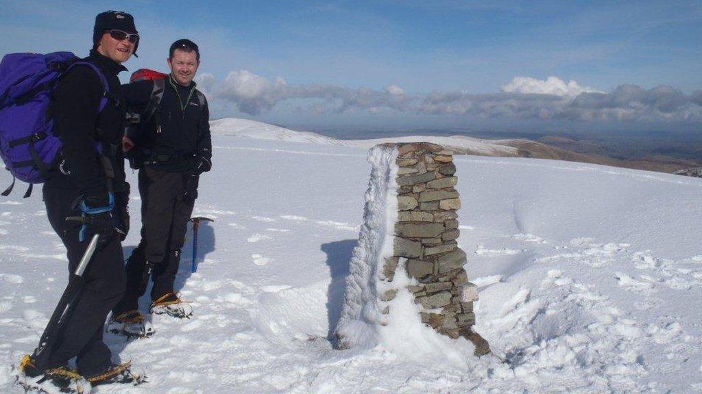 Fell top assessor on Helvellyn