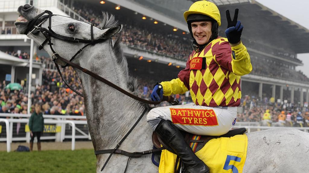 Tom Scudamore riding Dynaste