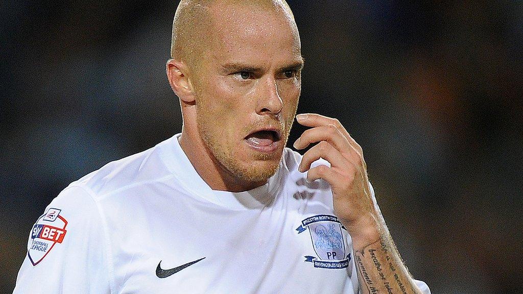 Iain Hume