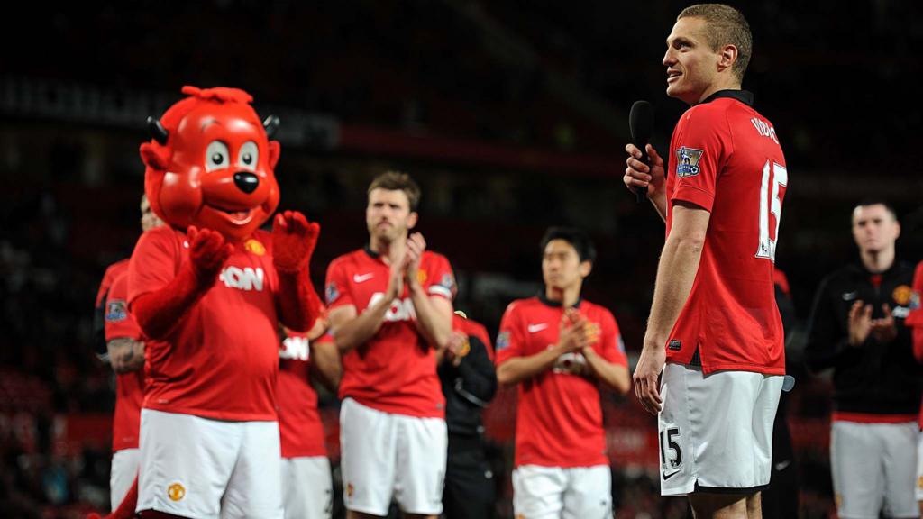 Manchester United's Nemanja Vidic speaks to the fans