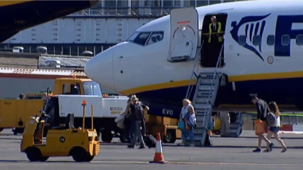 Ryanair 737 at Prestwick