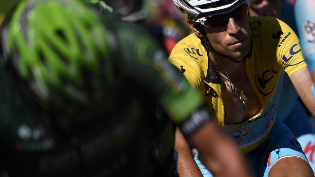 Vincenzo Nibali in the yellow jersey