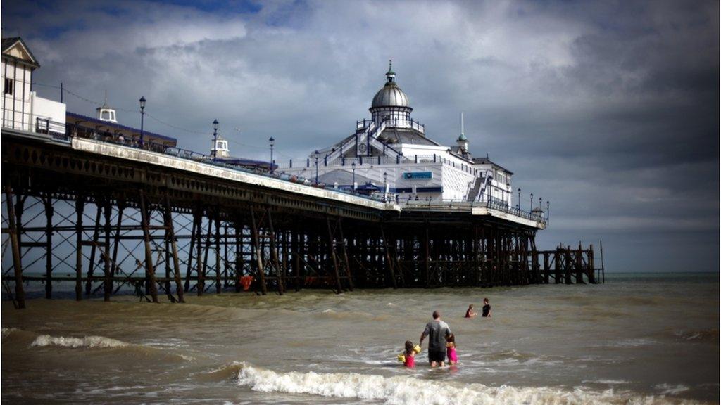 Eastbourne Pier before the fire