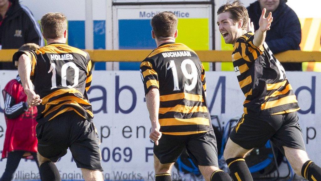 Alloa Athletic players celebrating