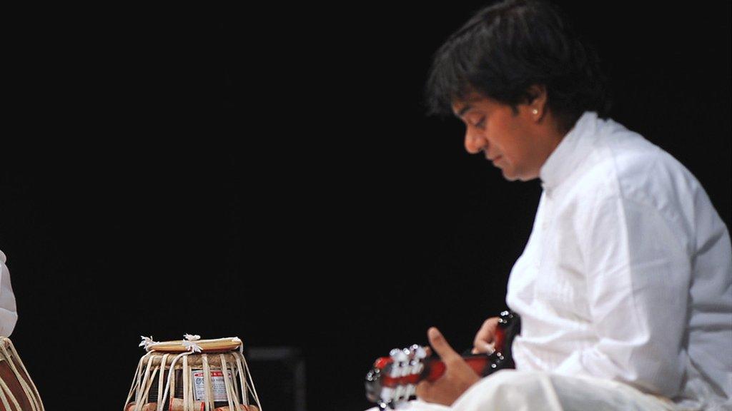 Mandolin Srinivas at a performance in 2013