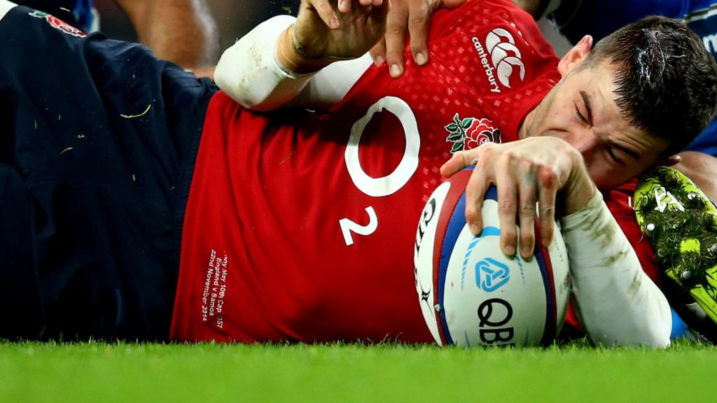 Jonny May scores
