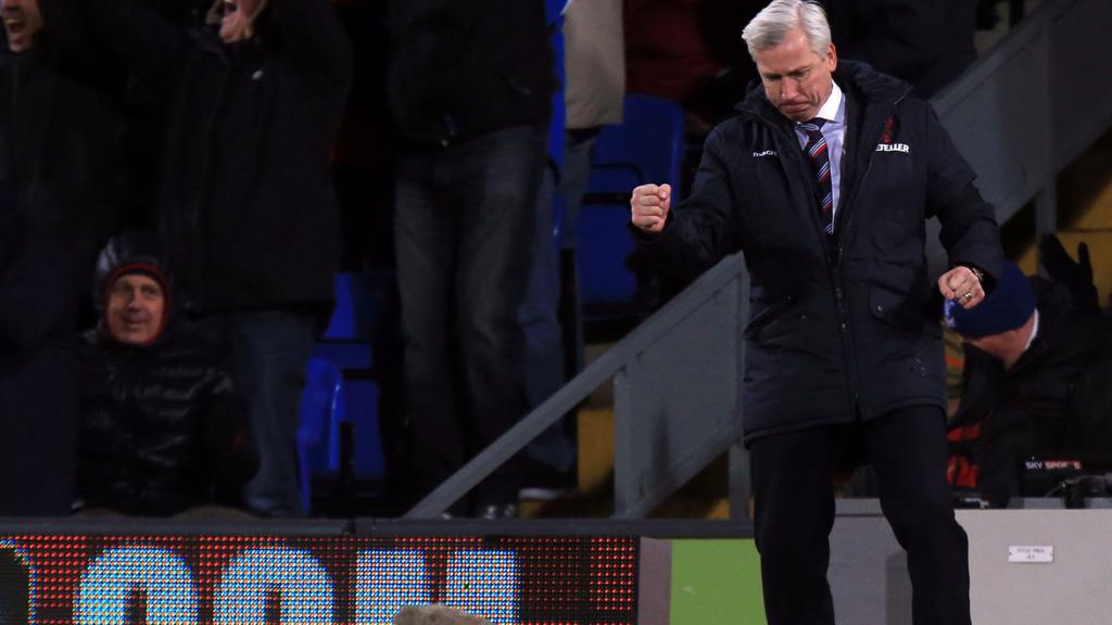 Alan Pardew celebrates