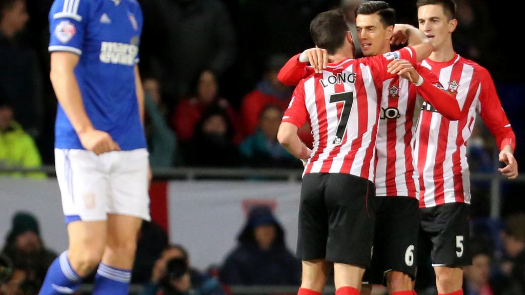 Shane Long celebrates for Southampton