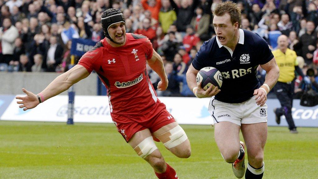 Stuart Hogg runs in Scotland's first try