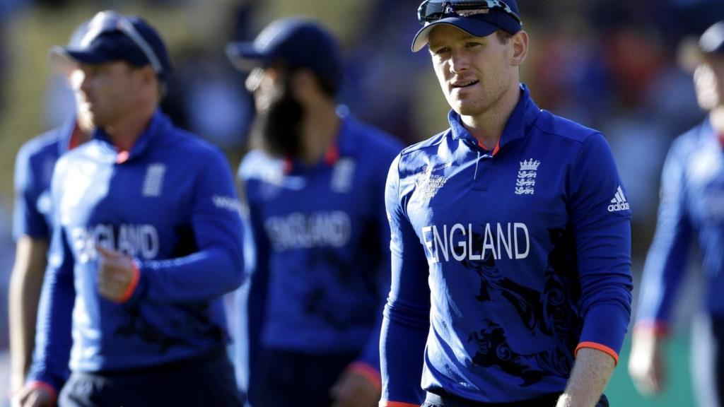 Eoin Morgan looks dejected