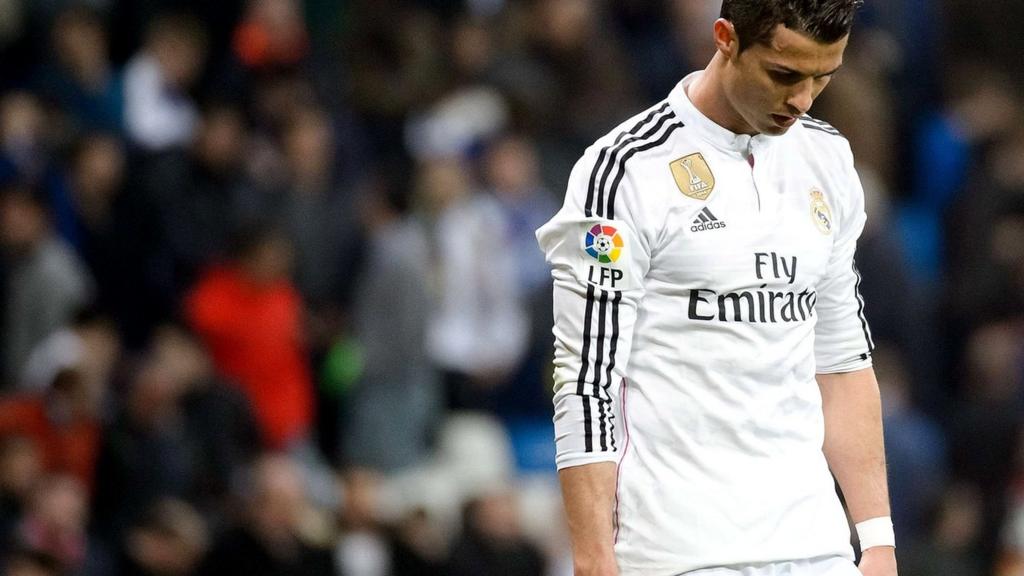 Cristiano Ronaldo looks dejected