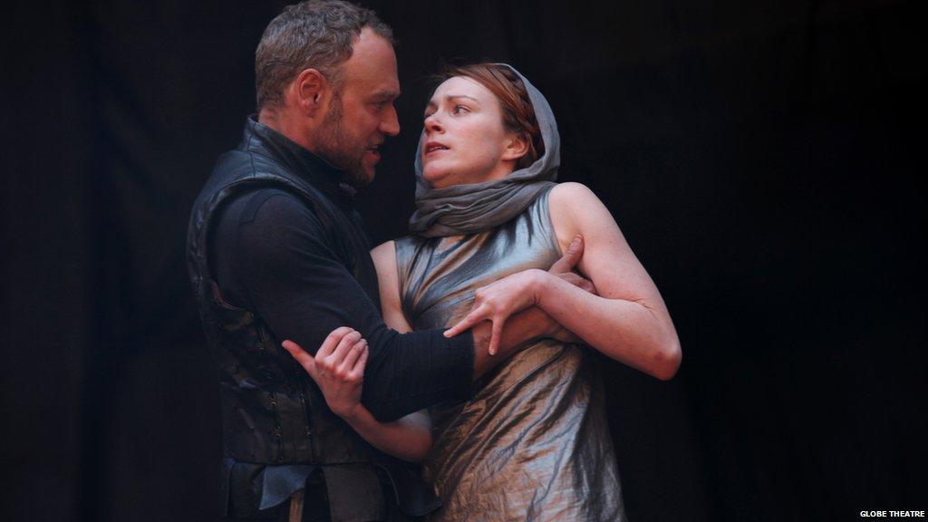 Laura Rogers as Lady Macbeth in Macbeth, at Shakespeare's Globe 2011