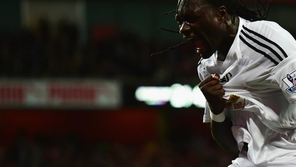 Bafetimbi Gomis celebrates