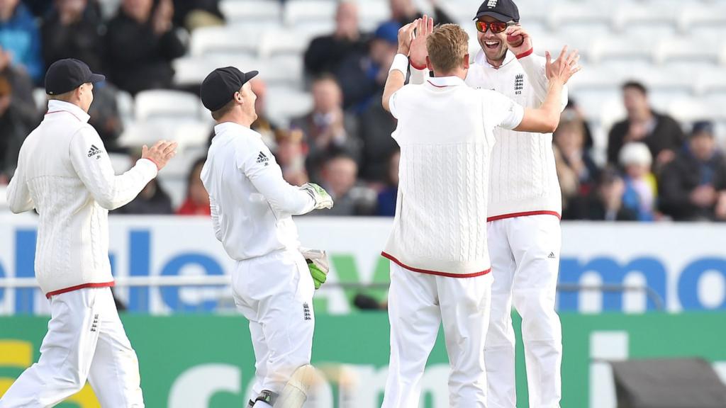 James Anderson catches to take the wicket of Luke Ronchi