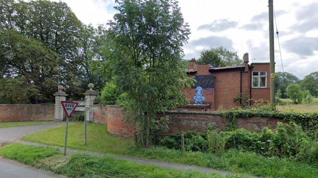 Ashby Folville Manor gatehouse