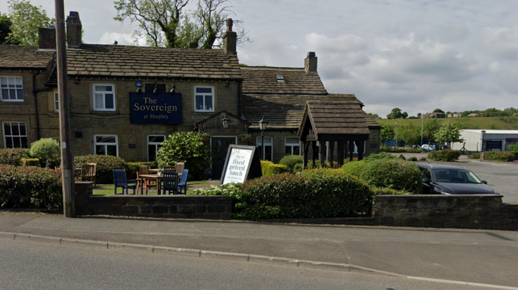 sovereign pub in huddersfield 