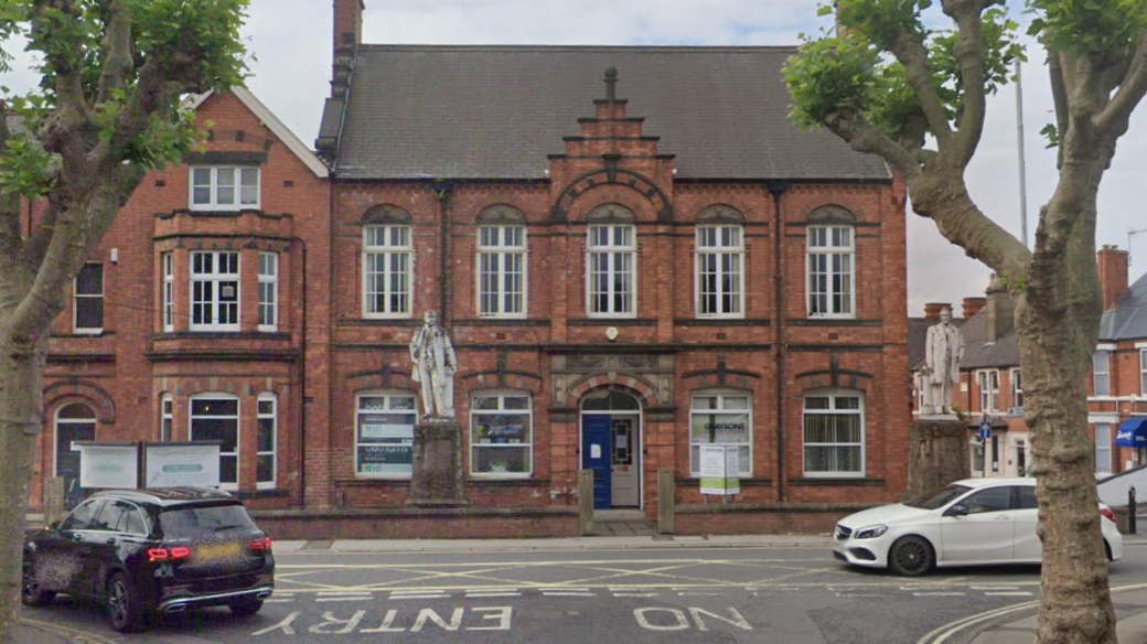 An google street image of 100 Saltergate, Chesterfield, Derbyshire