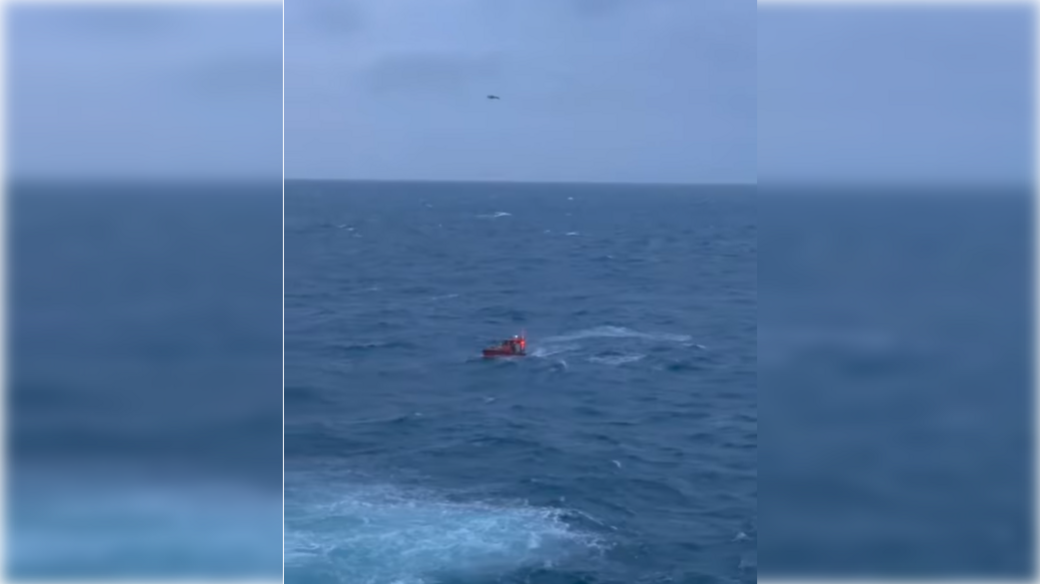 Bàta-teasairginn ChalMac a' dèanamh cobhair air fear an uisgeachan Mhorocco