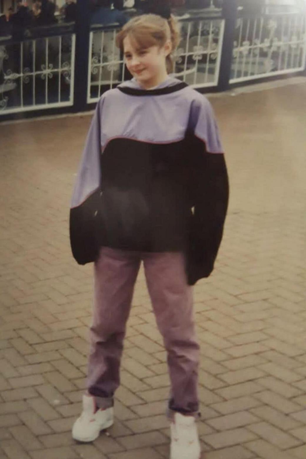 Donna yn Alton Towers gyda Clwb Ieuenctid Deiniolen yn 1992