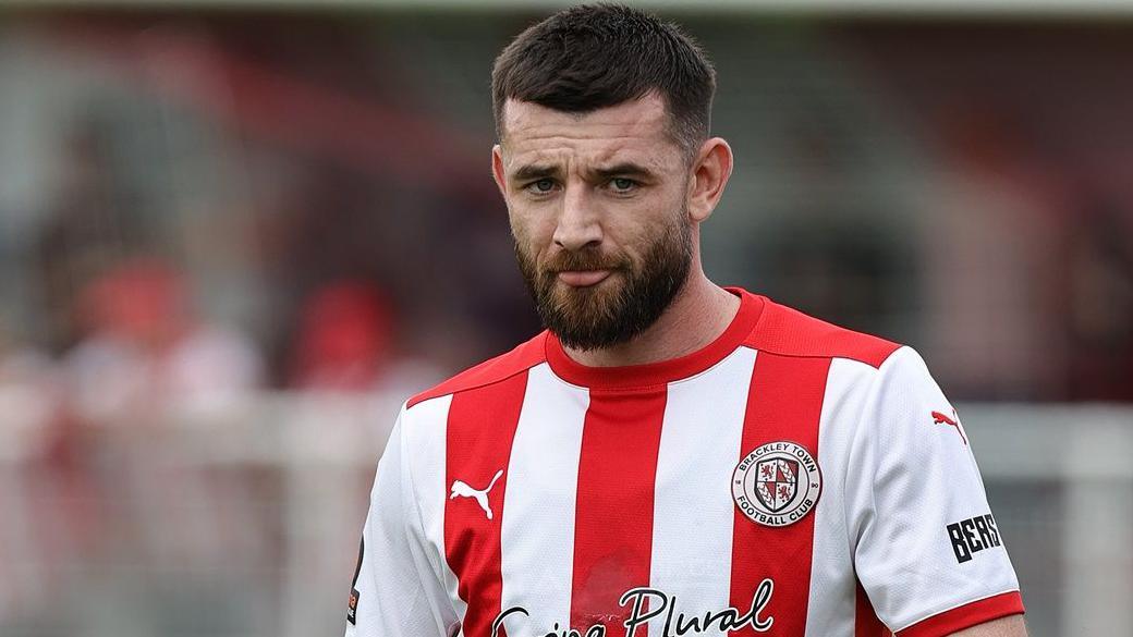 Danny Newton playing for Brackley Town