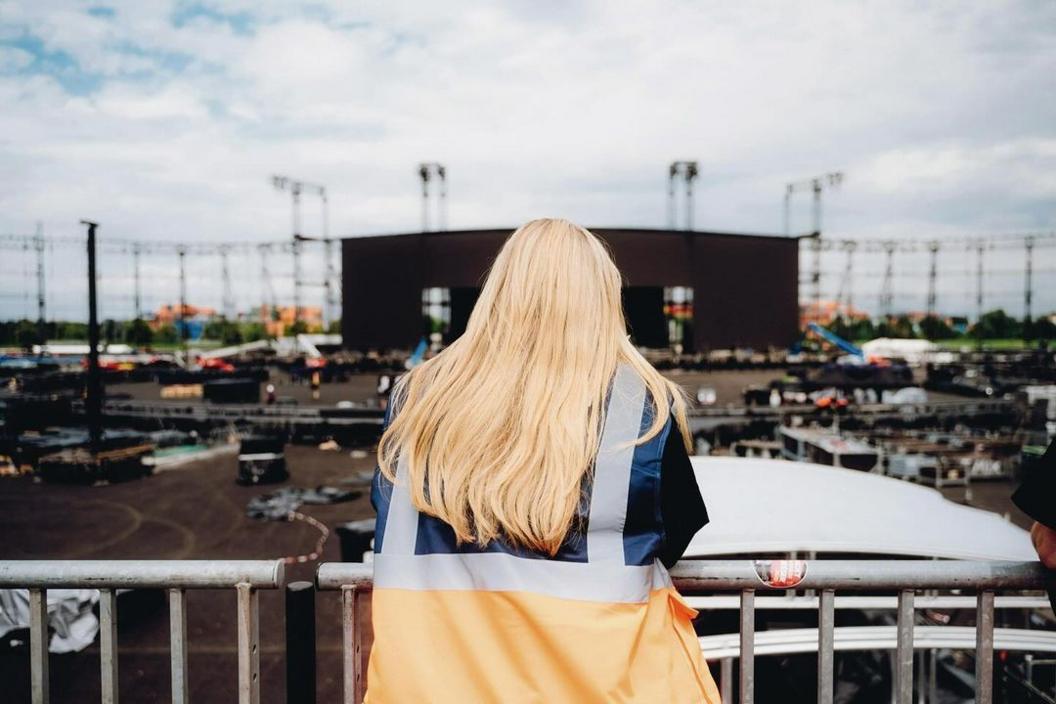 Adele surveys the venue of her Munich concert residency