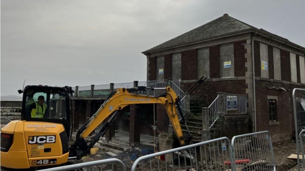 Restoration work at Grange Lido