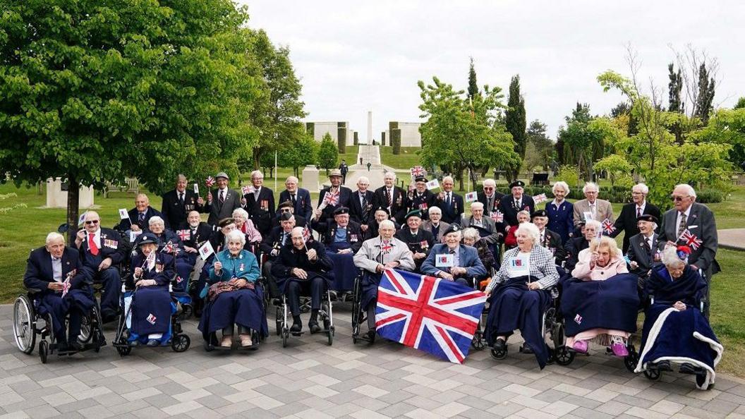 Veterans posing for a photo.
