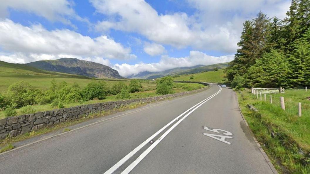 Yr A5 ger Capel Curig