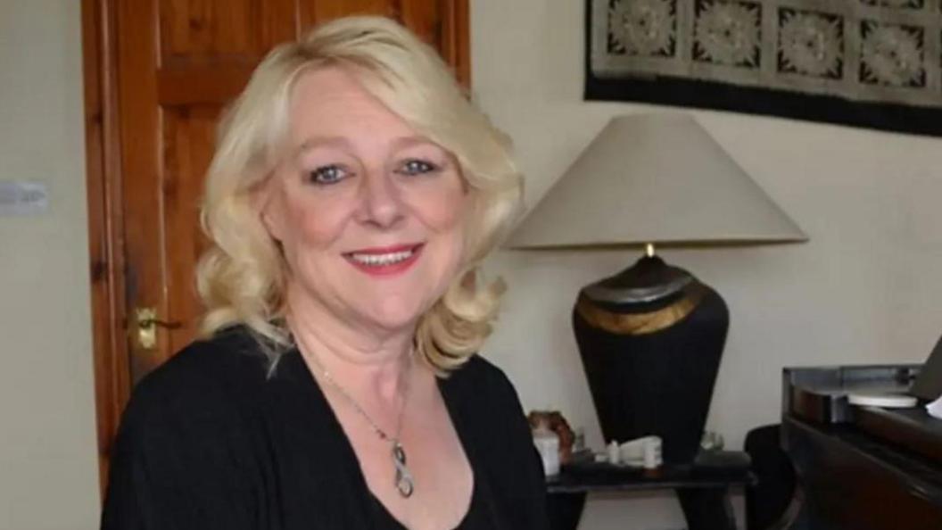 Annette Bryn Parri