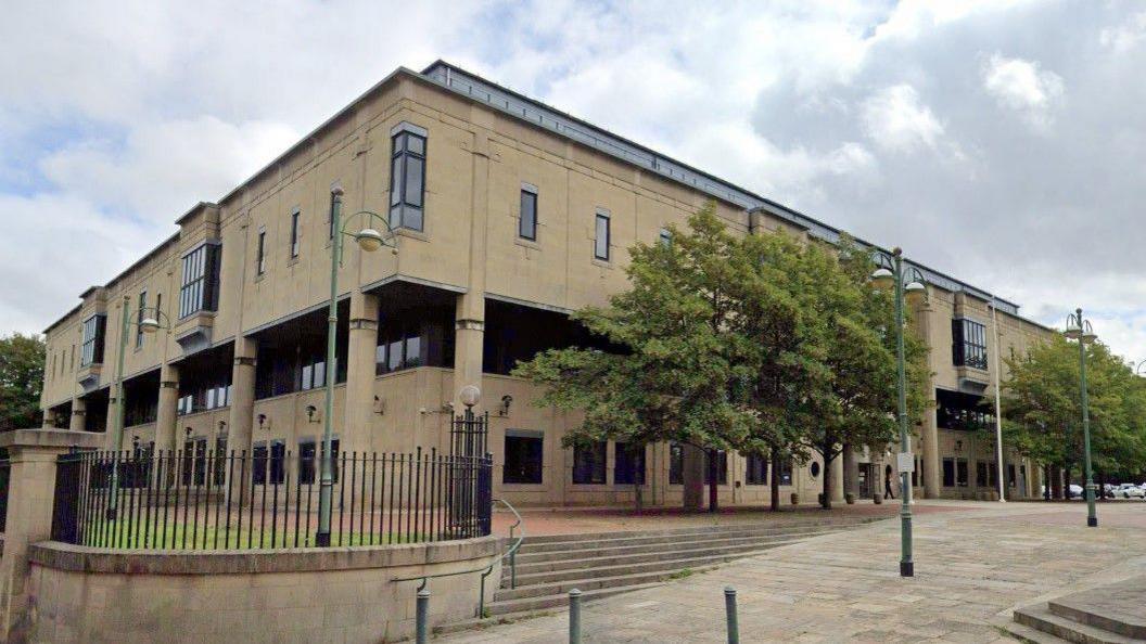Exterior of Bradford Crown Court