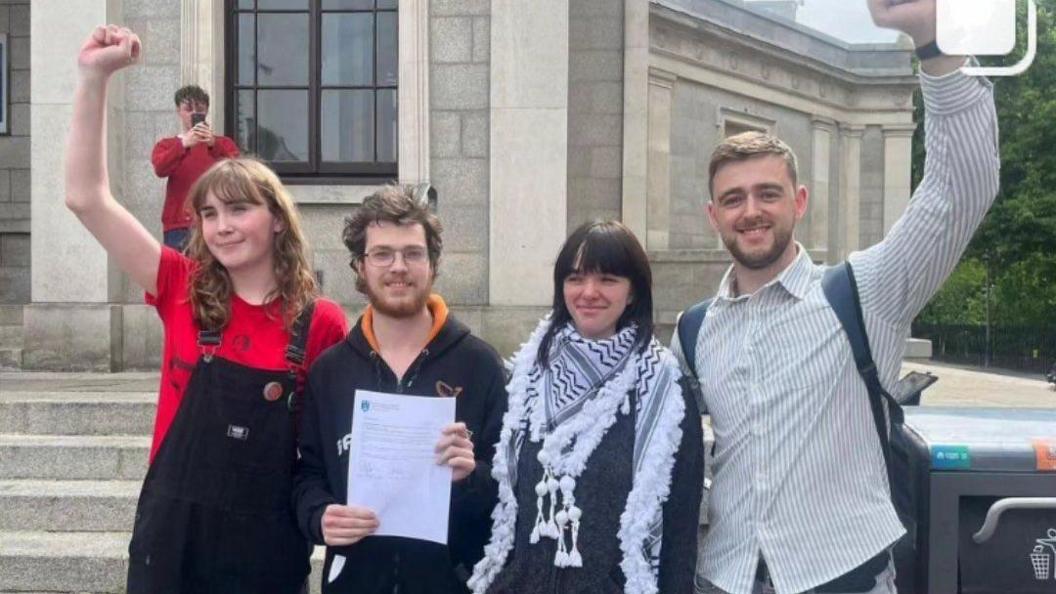 Pro-palestinian student protestors in Dublin