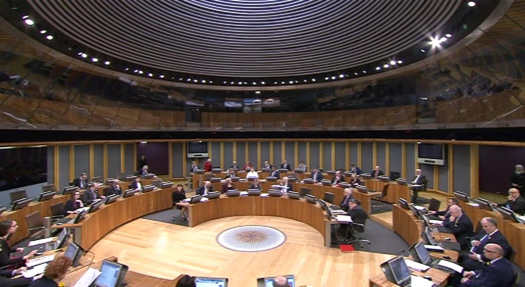 Siambr y Senedd