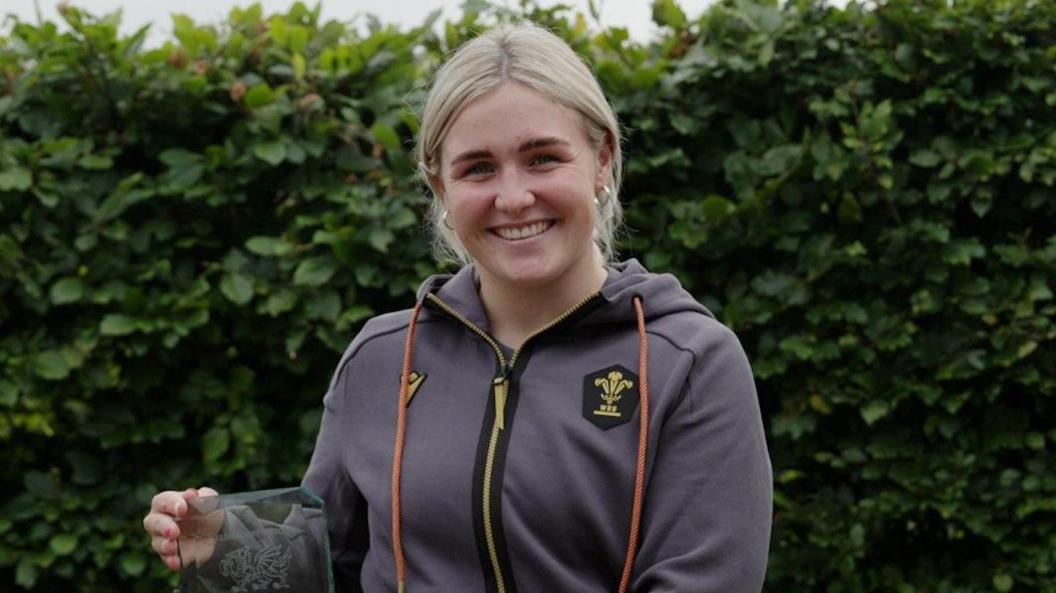 Alex Callender with her Welsh Rugby Writers’ Association player of the year  trophy