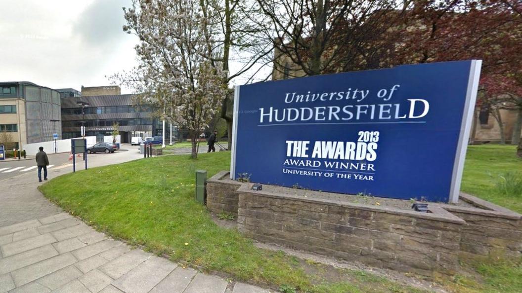 Huddersfield University sign