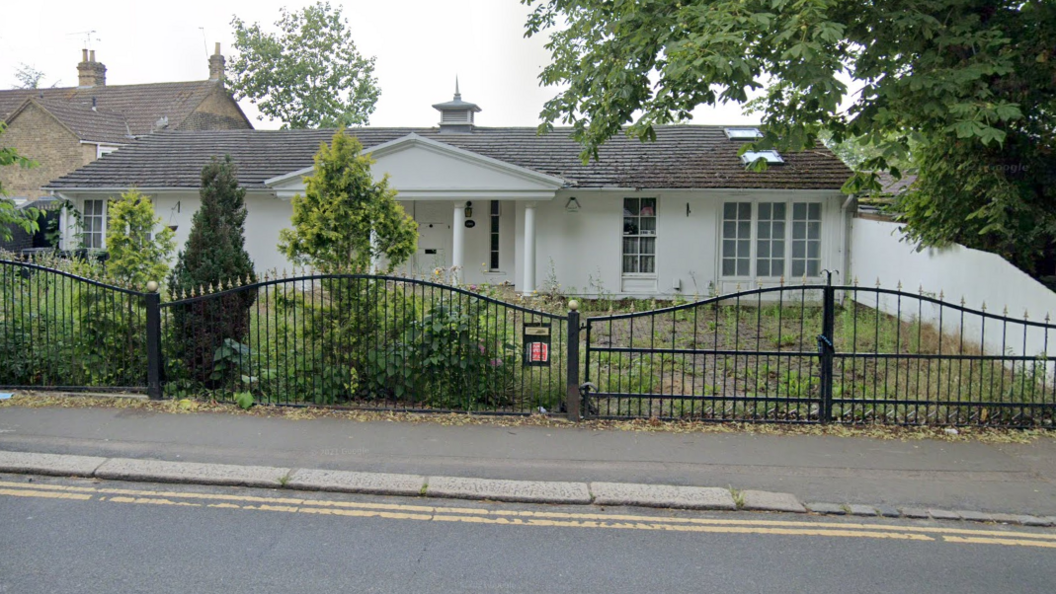 Vacant building on High Road, Chigwell 