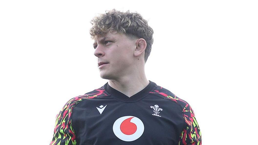 Ryan Woodman in training with Wales