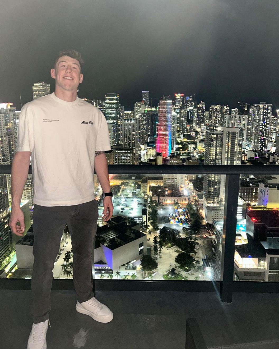 Gwion yn Miami