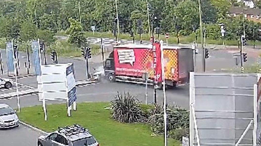 A lorry crashes into a car