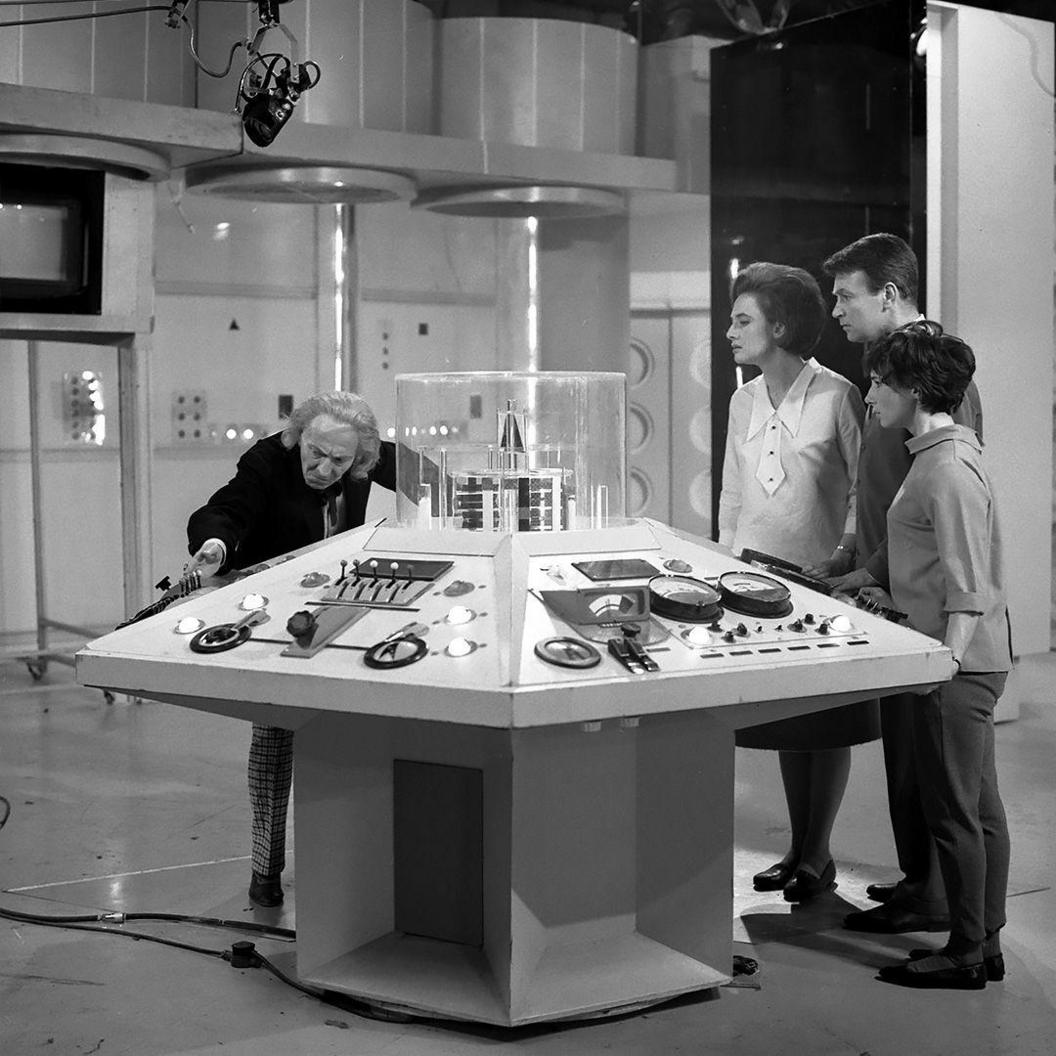 William Hartnell as Doctor Who, Jacqueline Hill as Barbara Wright , William Russell as Ian Chesterton, and Carole Ann Ford as Susan Foreman in the Tardis on Skaro, home planet of the Daleks