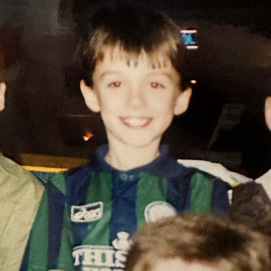Young Jonathan Buchan in old Leeds United shirt