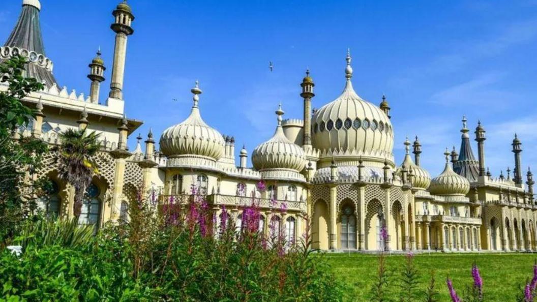 Royal  Pavilion Garden, Brighton 