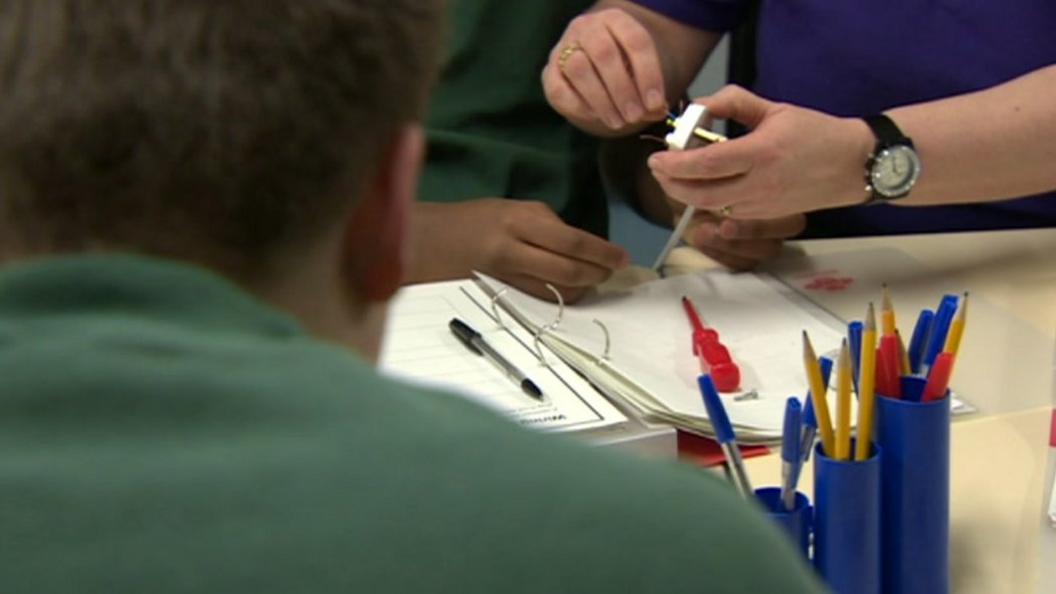 offenders learning to rewire a plug