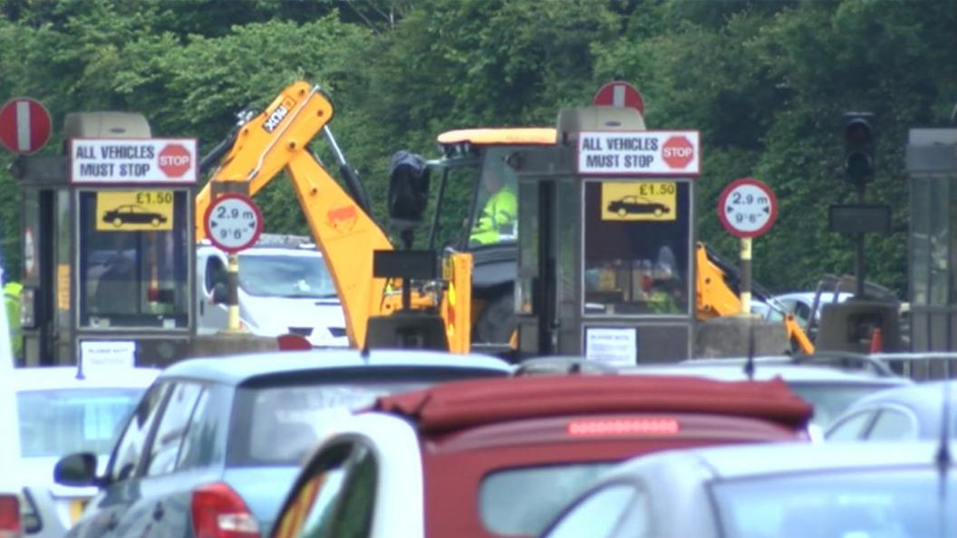 Humber Bridge toll booths replacement works