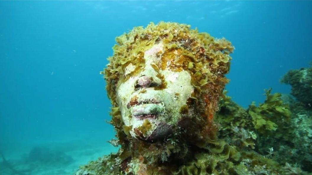 Underwater scuplture