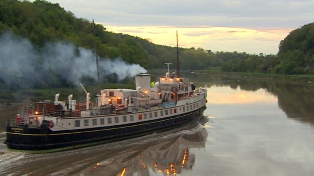 The Balmoral leaving Bristol harbour
