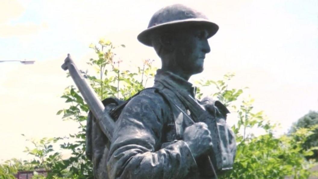 Bronze World War One soldier made by Singer factory in Frome, Somerset