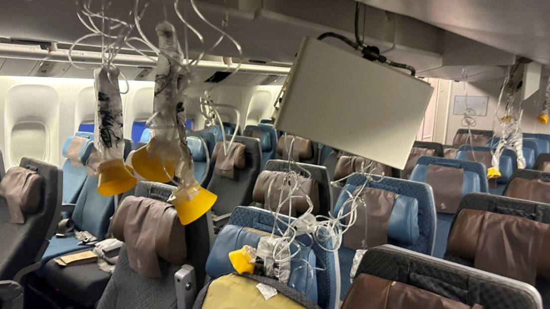 The interior of Singapore Airlines flight SQ32