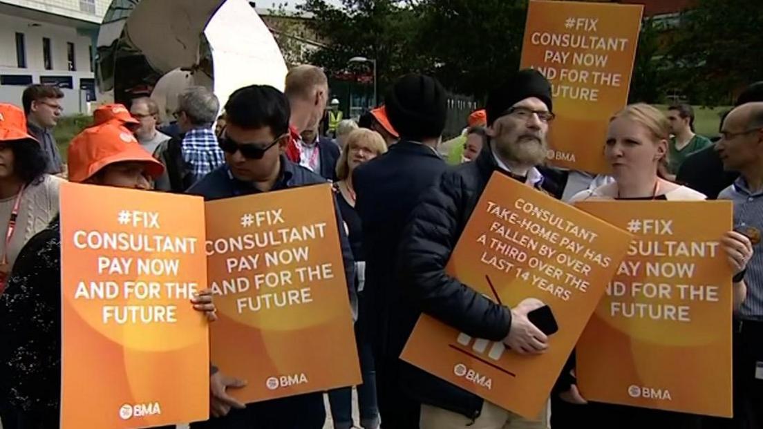 Senior hospital doctors on picket line in Birmingham