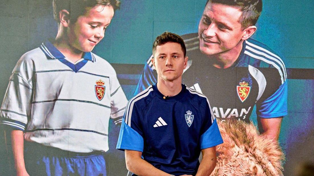 Ander Herrera at his presentation for his return to Real Zaragoza