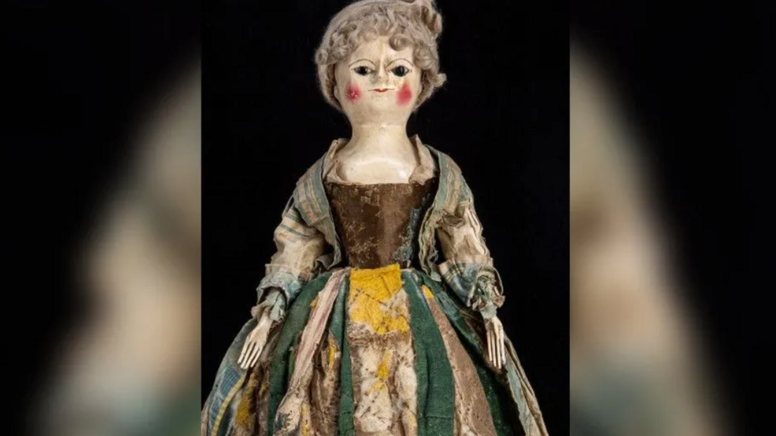 Peggy, an 18th century English wooden doll